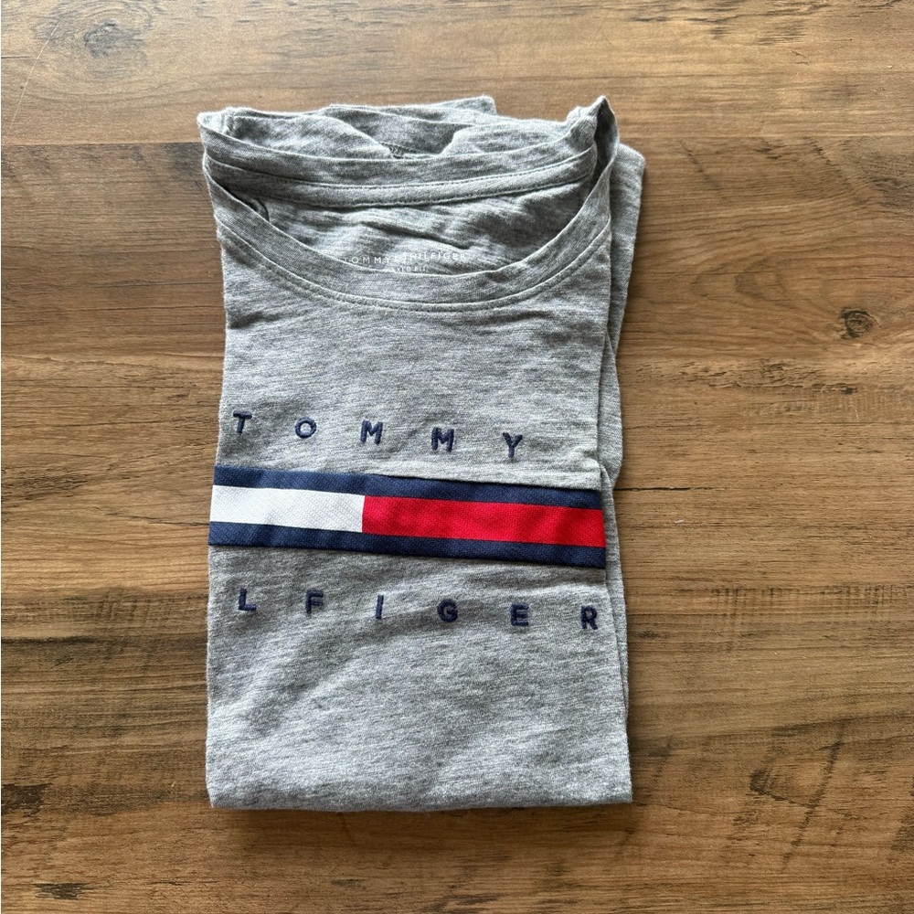 Tommy Hilfiger Gray T-Shirt with Red and Blue Accents